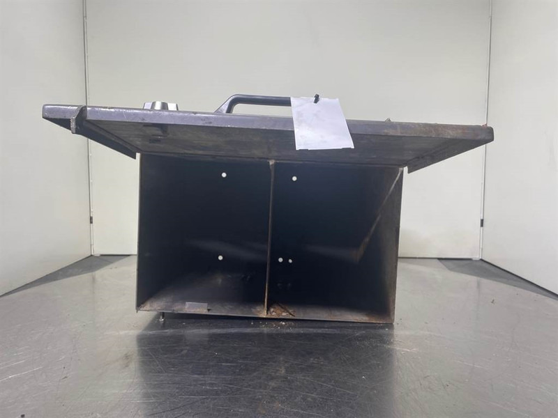 Mecalac 12MTX - Toolbox/Werkzeugkasten/Gereedschapskist - Rahmen/ Chassis für Baumaschine: das Bild 2 Mecalac 12MTX - Toolbox/Werkzeugkasten/Gereedschapskist - Rahmen/ Chassis für Baumaschine: das Bild 2