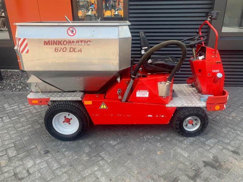 NORCAR MINKOMATIC 670 DLA - Fütterungstechnik: das Bild 2 NORCAR MINKOMATIC 670 DLA - Fütterungstechnik: das Bild 2