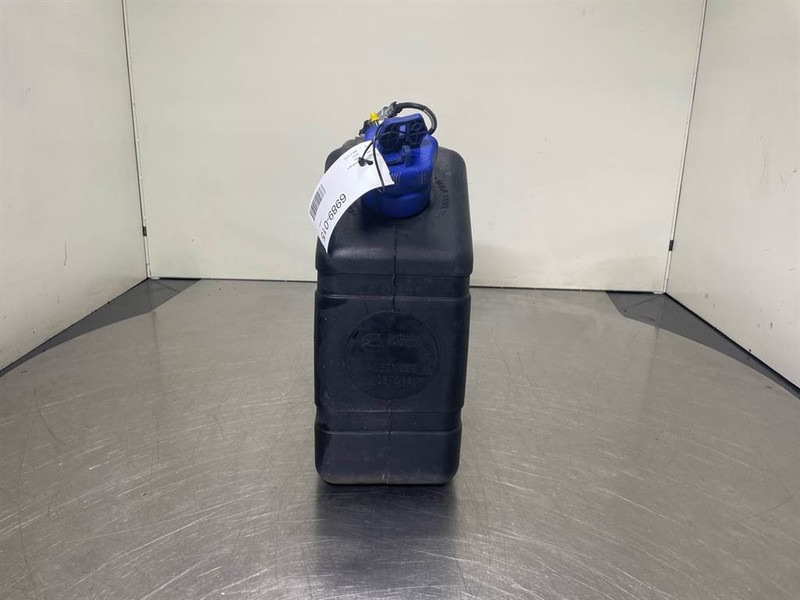 Sennebogen 835E-Cummins 4387616-AdBlue tank - Rahmen/ Chassis für Baumaschine: das Bild 3 Sennebogen 835E-Cummins 4387616-AdBlue tank - Rahmen/ Chassis für Baumaschine: das Bild 3