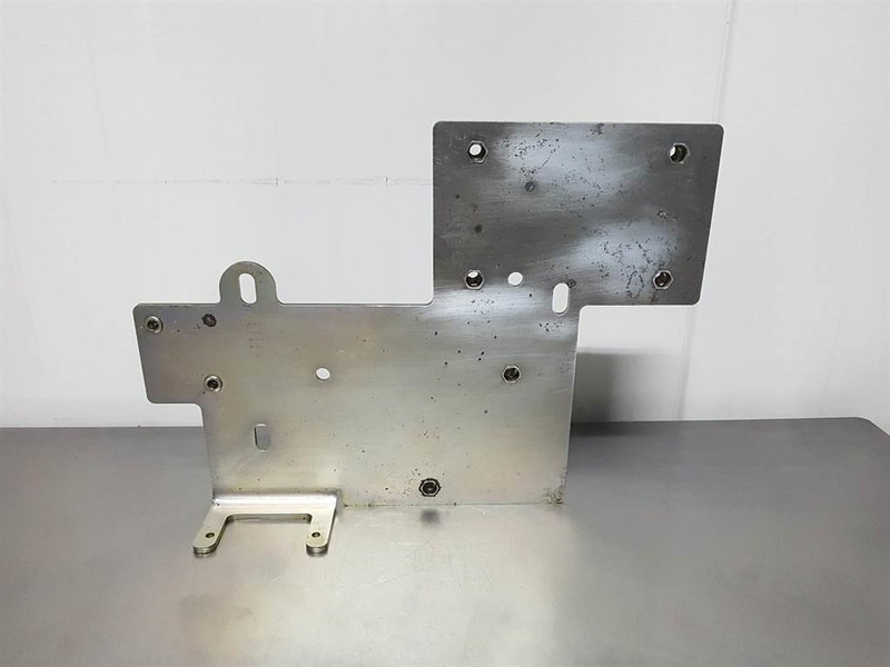 Terex Schaeff -0451539005-Bracket/Ventilhalterplatte/Plaat - Rahmen/ Chassis für Baumaschine: das Bild 2 Terex Schaeff -0451539005-Bracket/Ventilhalterplatte/Plaat - Rahmen/ Chassis für Baumaschine: das Bild 2