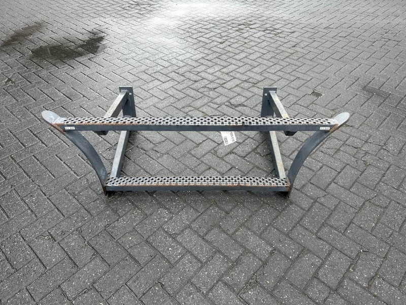 Terex TW150-6047945-Stair panel/Trittstufen/Traptreden - Rahmen/ Chassis für Baumaschine: das Bild 1 Terex TW150-6047945-Stair panel/Trittstufen/Traptreden - Rahmen/ Chassis für Baumaschine: das Bild 1