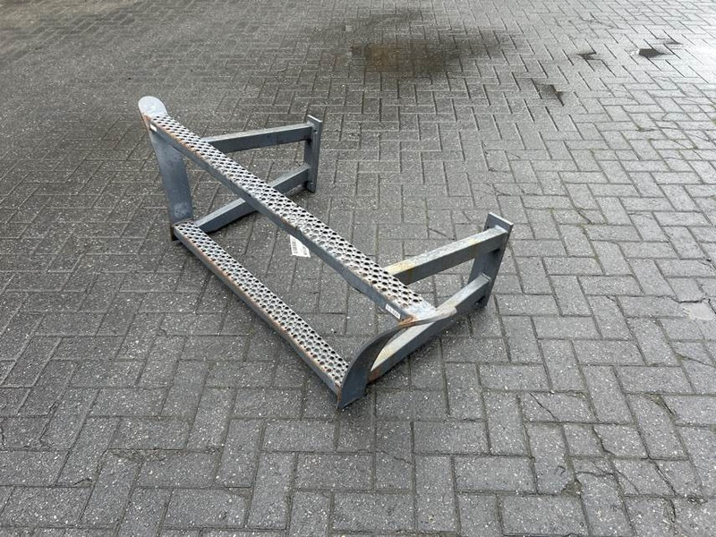 Terex TW150-6047945-Stair panel/Trittstufen/Traptreden - Rahmen/ Chassis für Baumaschine: das Bild 2 Terex TW150-6047945-Stair panel/Trittstufen/Traptreden - Rahmen/ Chassis für Baumaschine: das Bild 2