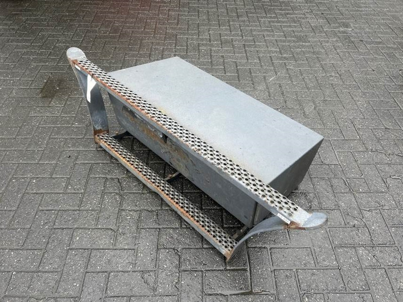 Terex TW150-6105515/6105516-Stair panel/Trittstufen - Rahmen/ Chassis für Baumaschine: das Bild 1 Terex TW150-6105515/6105516-Stair panel/Trittstufen - Rahmen/ Chassis für Baumaschine: das Bild 1