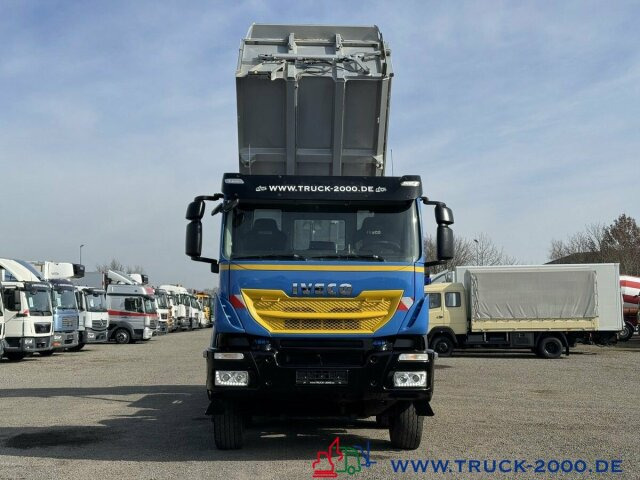Iveco 340T45 Trakker 8x4 Bordmatik Links+Hinten 351TKM - Kipper: das Bild 3 Iveco 340T45 Trakker 8x4 Bordmatik Links+Hinten 351TKM - Kipper: das Bild 3
