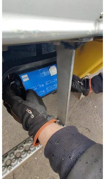 Dhollandia Tailgate / Loadboard / Laadklep / Achtersluitklep 2000 kg MBB / Palfinger / B.A.R. Cargolift - Ladebordwand: das Bild 5 Dhollandia Tailgate / Loadboard / Laadklep / Achtersluitklep 2000 kg MBB / Palfinger / B.A.R. Cargolift - Ladebordwand: das Bild 5