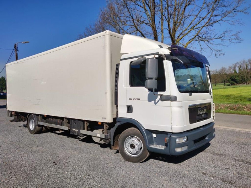 MAN TGL 12.220 TGL 12.220 bakwagen met laadklep euro5 - Koffer LKW: das Bild 2 MAN TGL 12.220 TGL 12.220 bakwagen met laadklep euro5 - Koffer LKW: das Bild 2