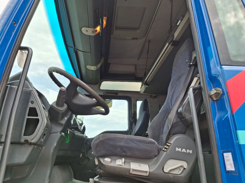 MAN TGA 26.390 6X2 - Fahrgestell LKW: das Bild 3 MAN TGA 26.390 6X2 - Fahrgestell LKW: das Bild 3