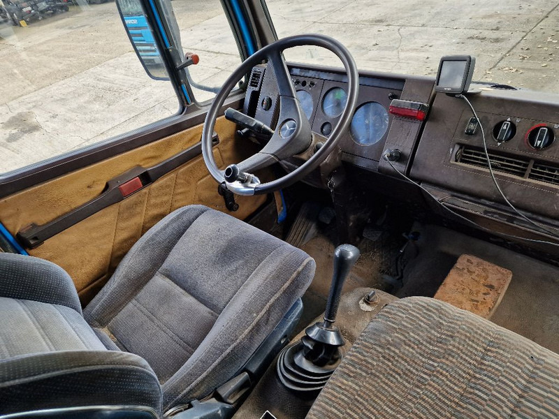 Innenraum Bild 2: Pritsche LKW Mercedes-Benz 814