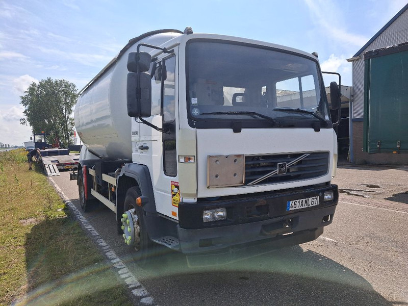 Volvo FL 250 GAS / LPG - Tankwagen: das Bild 2 Volvo FL 250 GAS / LPG - Tankwagen: das Bild 2