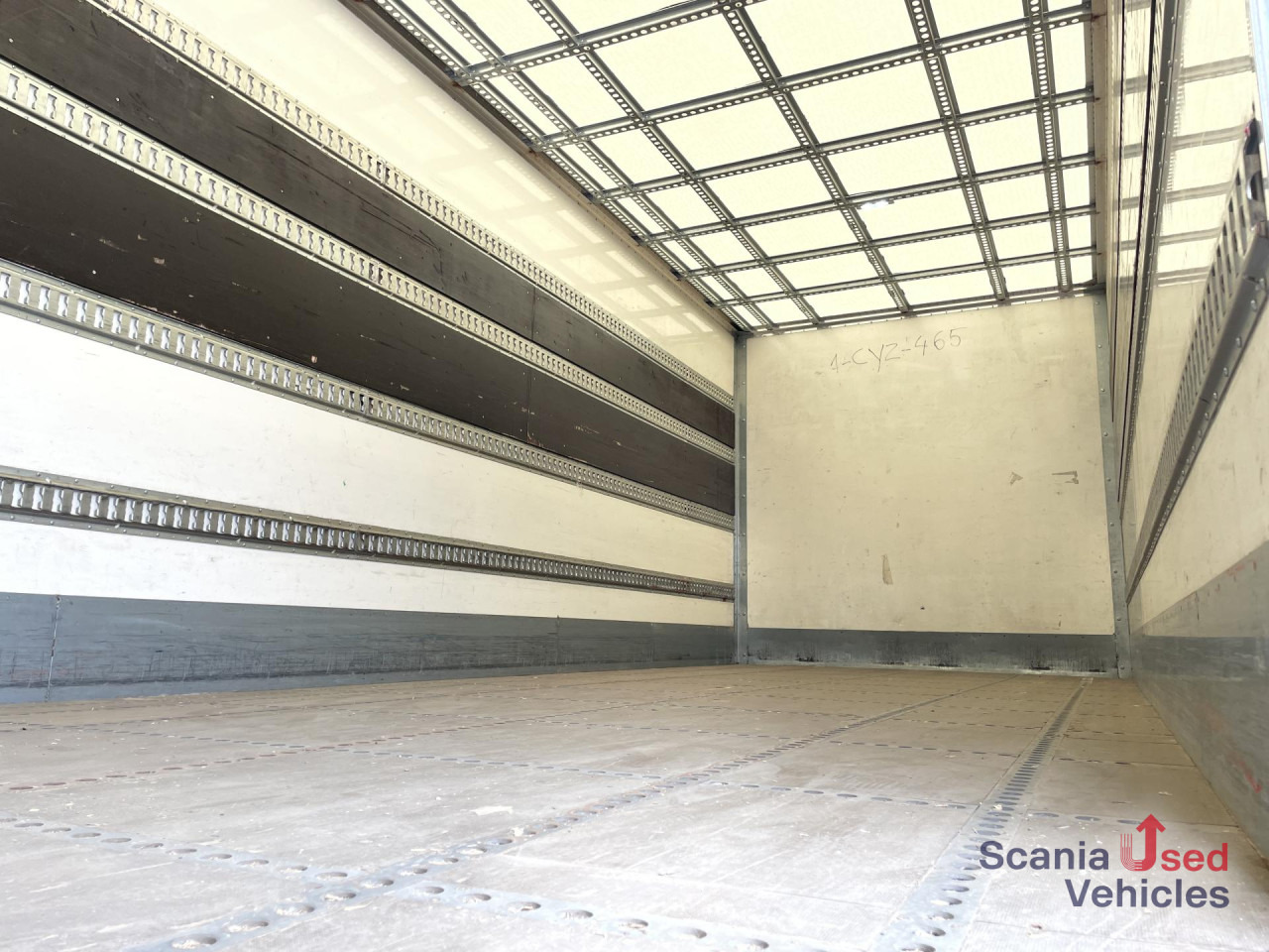 SCANIA P 320 DB6x2*4MNB RETARDER FULL AIR 8T TAIL LIFT 2T - Koffer LKW: das Bild 2 SCANIA P 320 DB6x2*4MNB RETARDER FULL AIR 8T TAIL LIFT 2T - Koffer LKW: das Bild 2