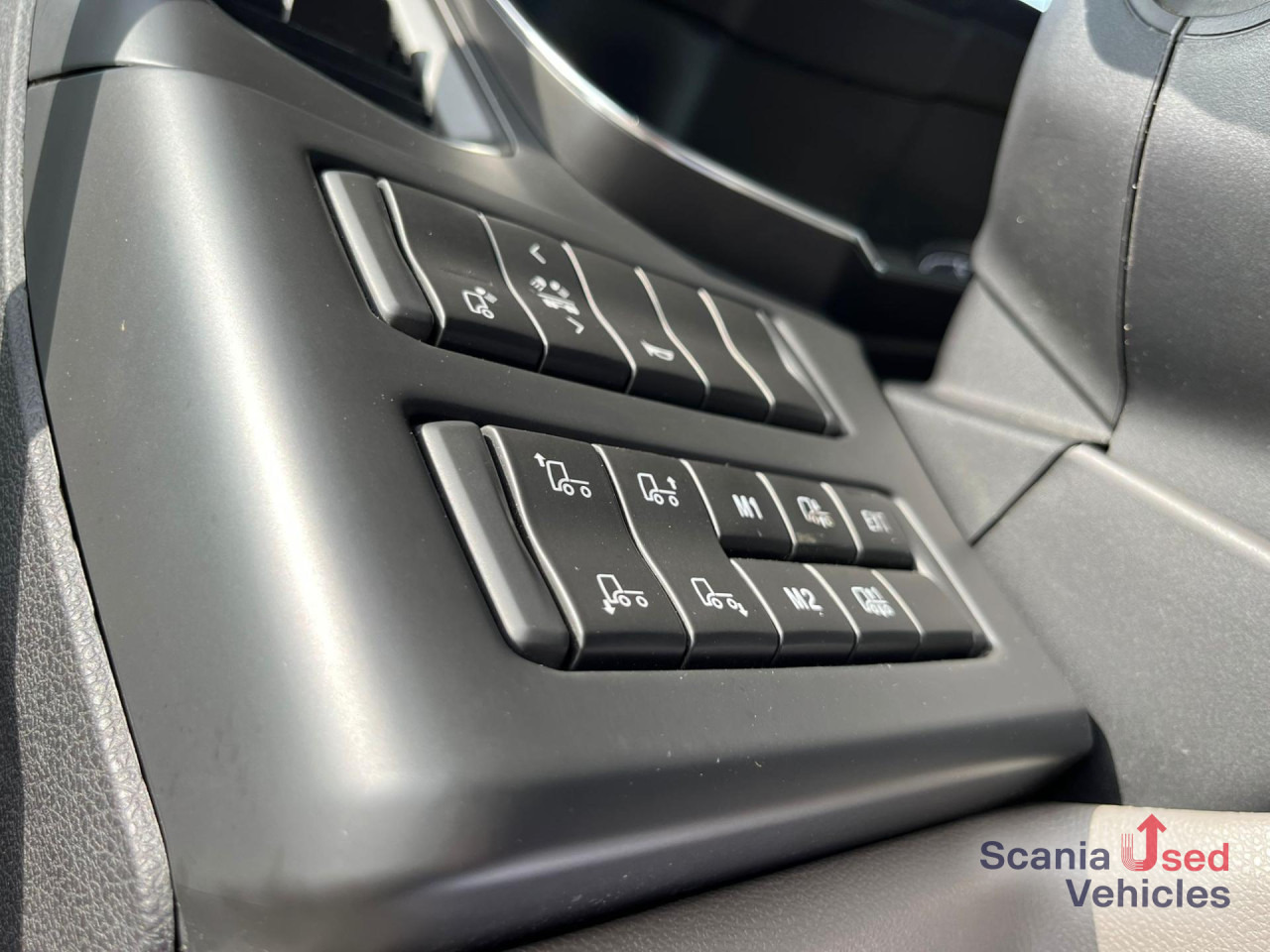 SCANIA R 410 A4x2NB RETARDER DIFF-L FULL AIR 8T SMART2 - Sattelzugmaschine: das Bild 3 SCANIA R 410 A4x2NB RETARDER DIFF-L FULL AIR 8T SMART2 - Sattelzugmaschine: das Bild 3