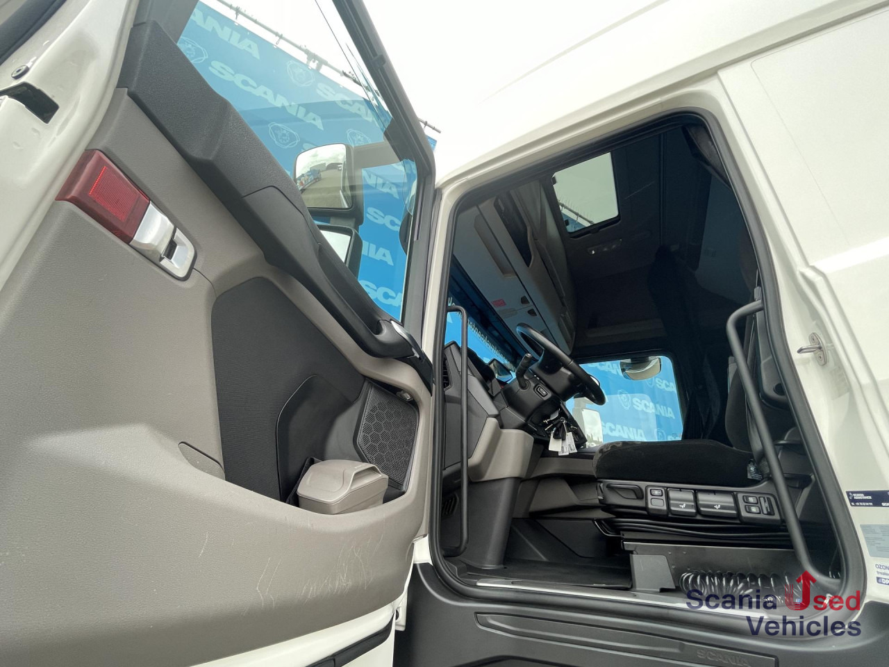 SCANIA S 500 A4x2NB RETARDER P-AIRCO FULL AIR 8T ACC - Sattelzugmaschine: das Bild 4 SCANIA S 500 A4x2NB RETARDER P-AIRCO FULL AIR 8T ACC - Sattelzugmaschine: das Bild 4