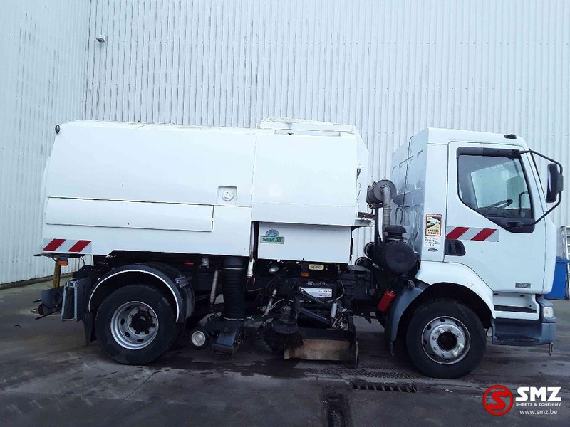 Renault Midlum 220 - Kehrmaschine: das Bild 4 Renault Midlum 220 - Kehrmaschine: das Bild 4