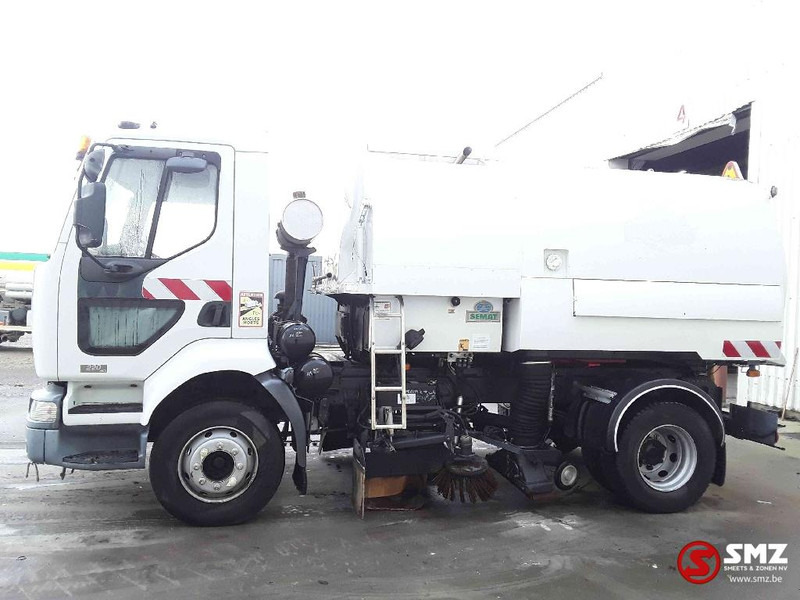 Renault Midlum 220 - Kehrmaschine: das Bild 5 Renault Midlum 220 - Kehrmaschine: das Bild 5