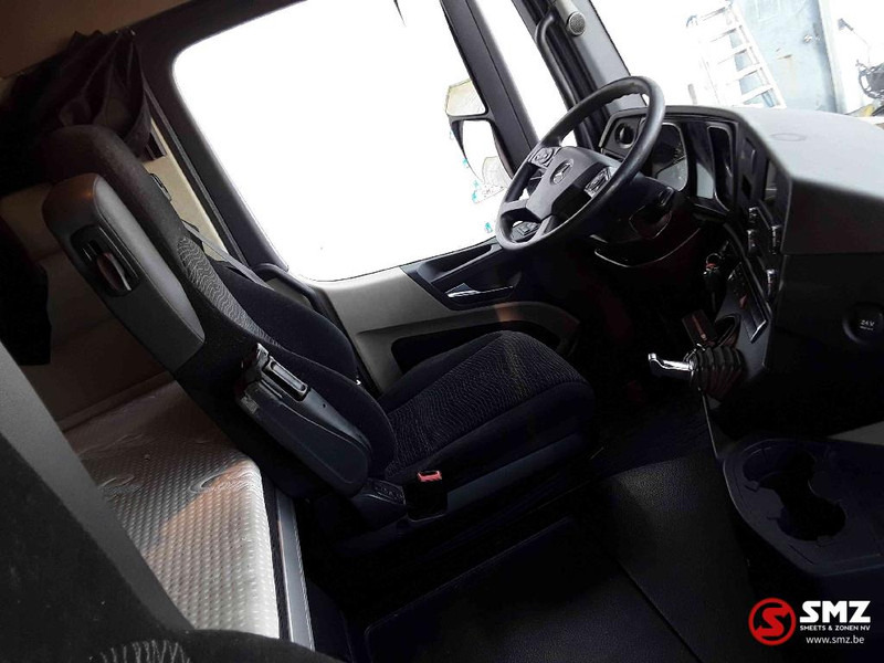 Innenraum Bild 1: Sattelzugmaschine Mercedes-Benz Actros 1843 Streamspace 2.30