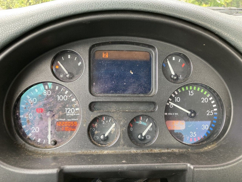 Fahrgestell LKW DAF FA CF65.180 Euro3 Manual / Laadklep: das Bild 6