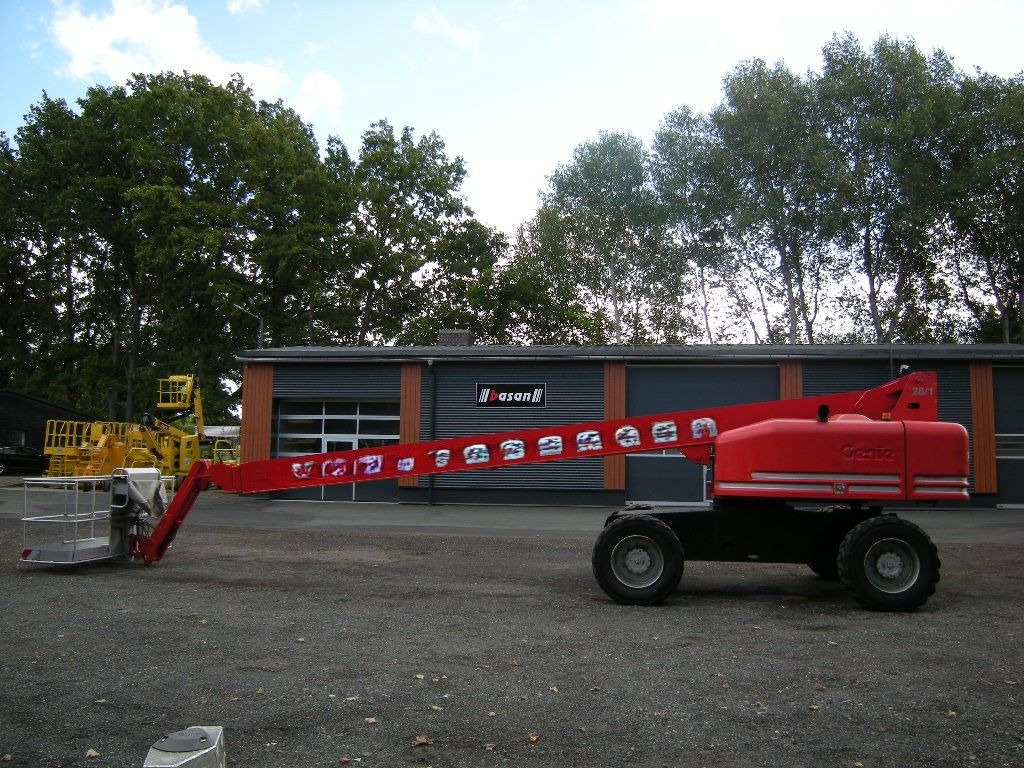 Genie Arbeitsbühne Genie S-85, AH 28 m - LKW mit Arbeitsbühne: das Bild 2 Genie Arbeitsbühne Genie S-85, AH 28 m - LKW mit Arbeitsbühne: das Bild 2