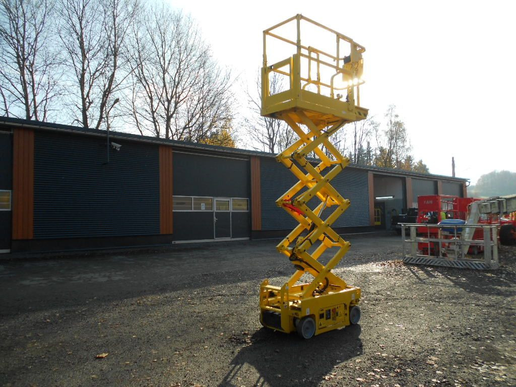 Genie GS 1330, Scherenarbeitsbühne Genie 5,9 m - Scherenbühne: das Bild 2 Genie GS 1330, Scherenarbeitsbühne Genie 5,9 m - Scherenbühne: das Bild 2
