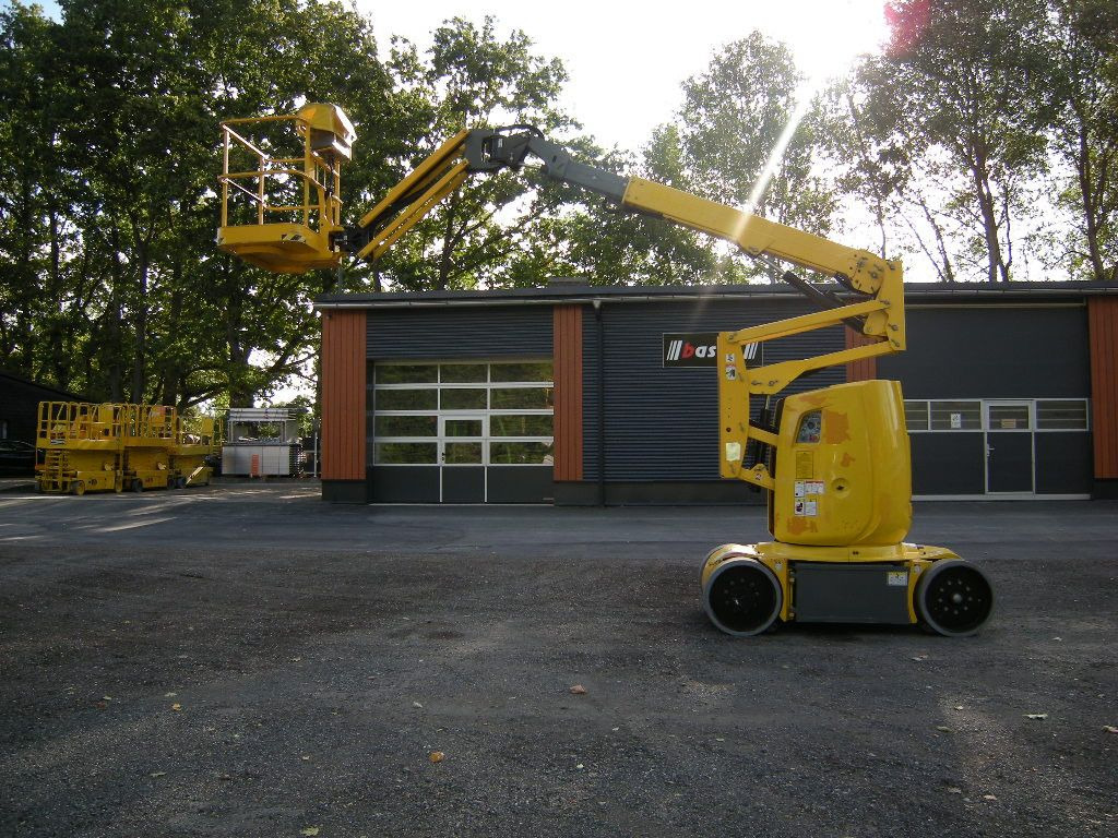 Haulotte HA12CJ+ , AH 12m, Korbarm drehbar - LKW mit Arbeitsbühne: das Bild 1 Haulotte HA12CJ+ , AH 12m, Korbarm drehbar - LKW mit Arbeitsbühne: das Bild 1