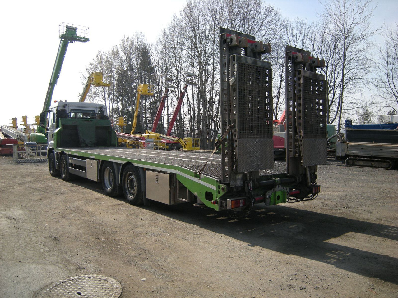 MAN 35.400, Zanner Plateau, Rampen, Winde - Abschleppwagen: das Bild 4 MAN 35.400, Zanner Plateau, Rampen, Winde - Abschleppwagen: das Bild 4