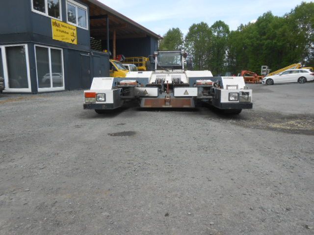 MAN AM110 Flugzeugschlepper MAN AM110 Flugzeugschlepper - Flugzeugschlepper: das Bild 3 MAN AM110 Flugzeugschlepper MAN AM110 Flugzeugschlepper - Flugzeugschlepper: das Bild 3