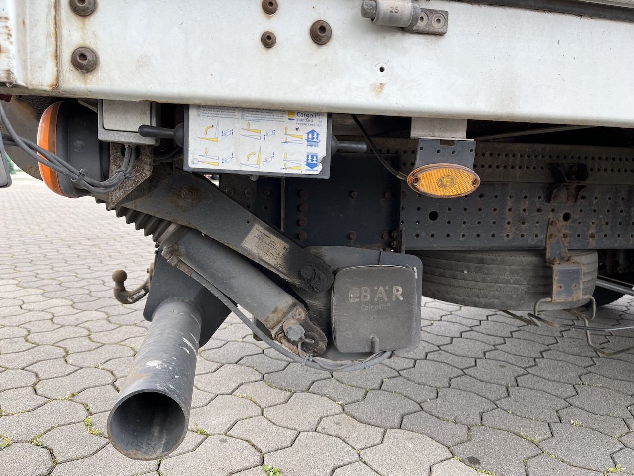 FUSO Canter 7C18 4x2 Ladebordwand Getriebeschaden - Planen Transporter: das Bild 5 FUSO Canter 7C18 4x2 Ladebordwand Getriebeschaden - Planen Transporter: das Bild 5