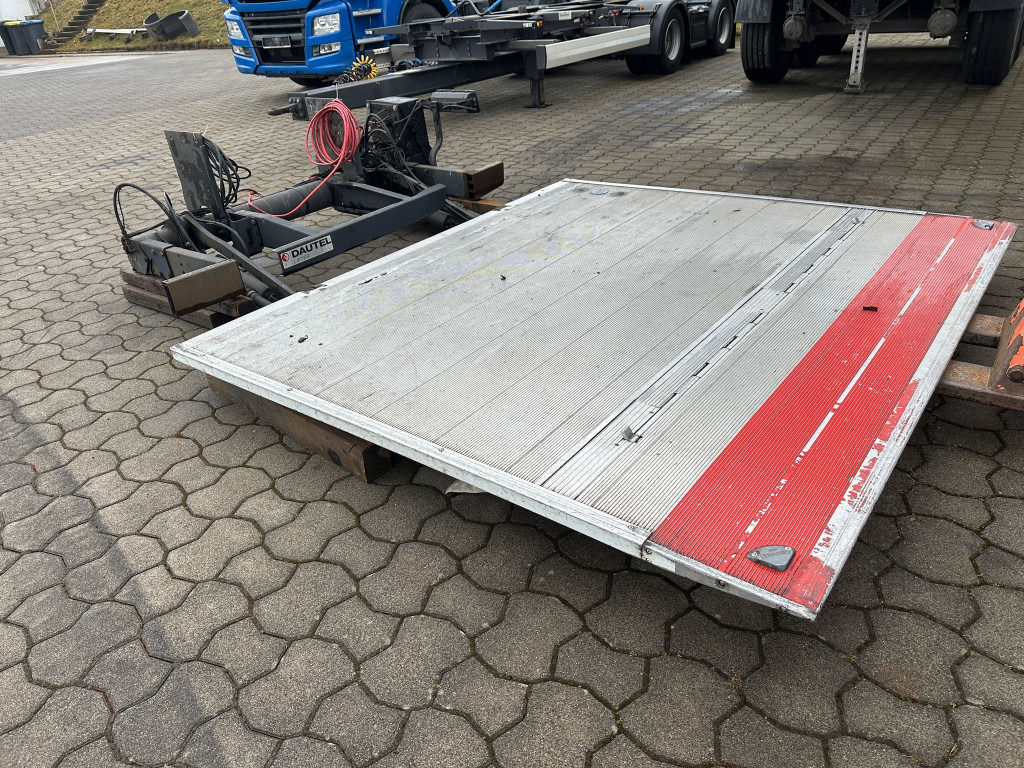 Iveco Koffer 8,80 m + Ladebordwand 1,5t - Koffer Transporter: das Bild 5 Iveco Koffer 8,80 m + Ladebordwand 1,5t - Koffer Transporter: das Bild 5