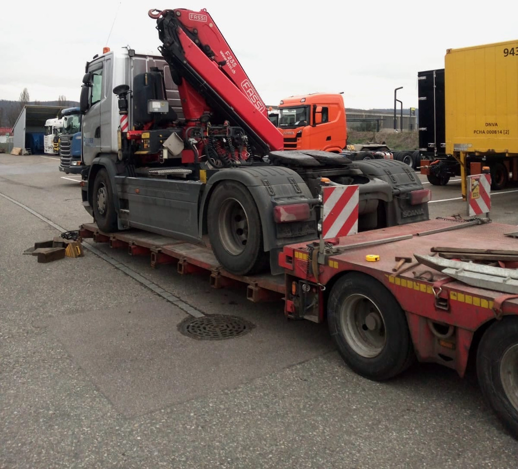 Scania G410 4x2 SZM Kran Fassi F235 Motorschaden - Sattelzugmaschine: das Bild 3 Scania G410 4x2 SZM Kran Fassi F235 Motorschaden - Sattelzugmaschine: das Bild 3