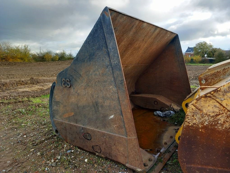 Komatsu WA480-8 - Schaufel für Baumaschine: das Bild 1 Komatsu WA480-8 - Schaufel für Baumaschine: das Bild 1