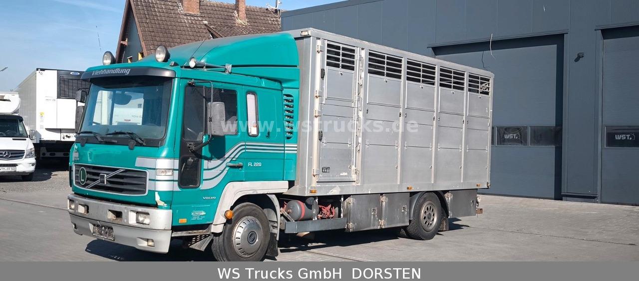 Volvo FL 220 Einstock Großvieh - Tiertransporter LKW: das Bild 1 Volvo FL 220 Einstock Großvieh - Tiertransporter LKW: das Bild 1