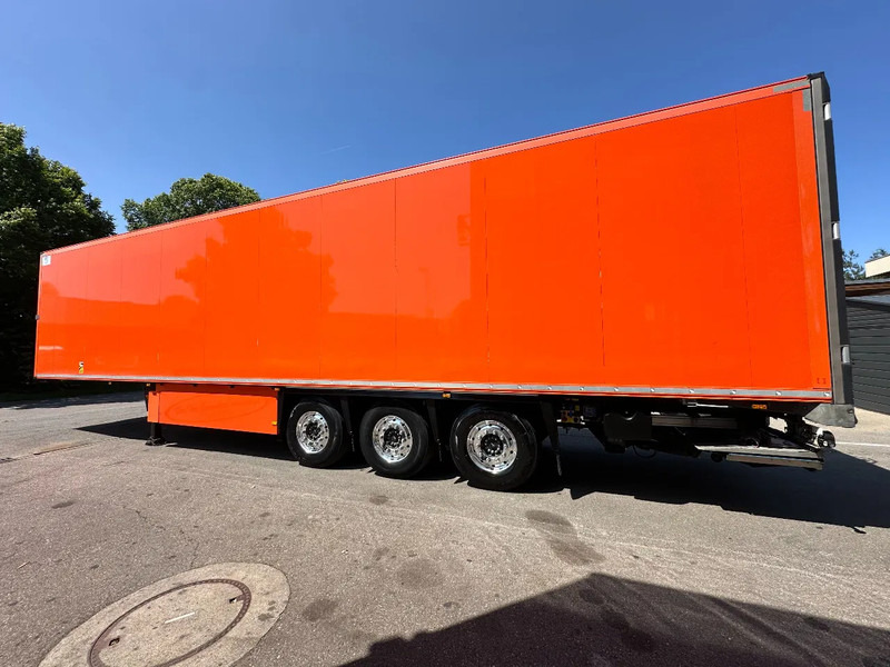 Schmitz Cargobull 3 x T-Kühl SLX*Spectrum*Bi-Temp*Doppelst.*LENK*LBW*blumenbreit*PHARMA - Kühlkoffer Auflieger: das Bild 2 Schmitz Cargobull 3 x T-Kühl SLX*Spectrum*Bi-Temp*Doppelst.*LENK*LBW*blumenbreit*PHARMA - Kühlkoffer Auflieger: das Bild 2