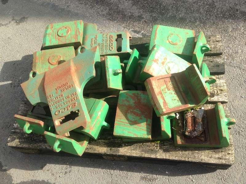 PIECES D'USURE POUR BROYEUR ESCO - Baugeräte: das Bild 5 PIECES D'USURE POUR BROYEUR ESCO - Baugeräte: das Bild 5