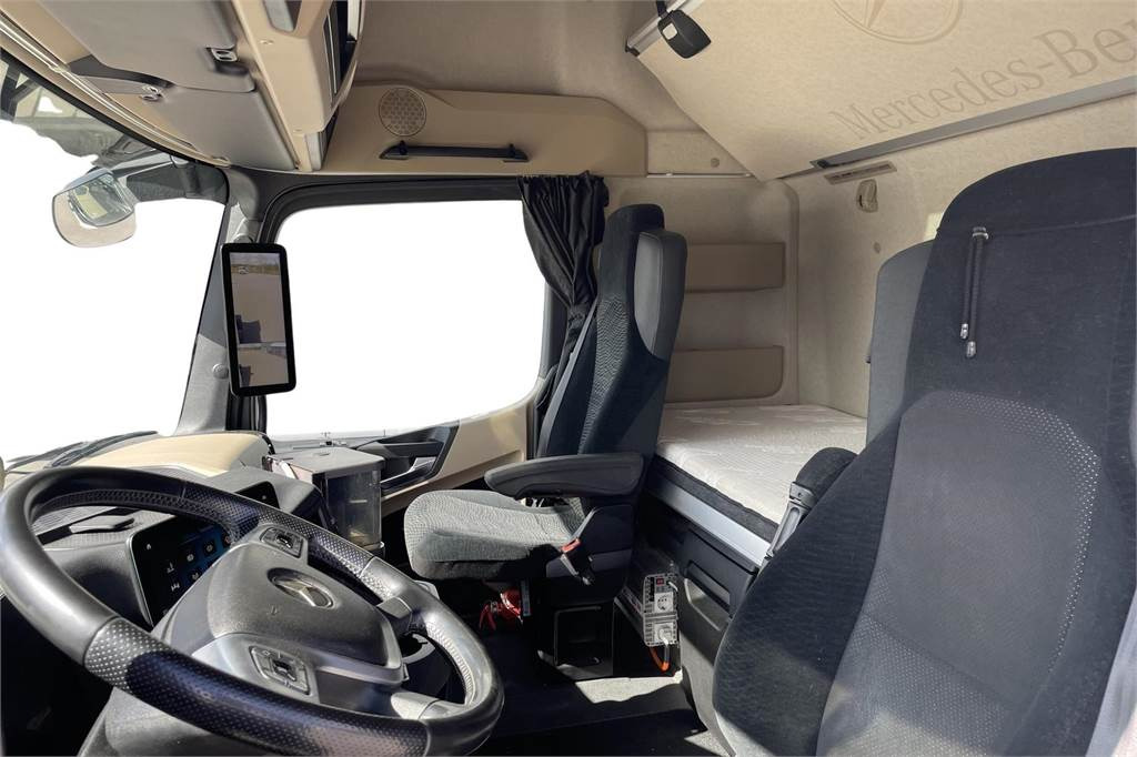 Mercedes-Benz ACTROS ACTROS 2551LS 6x2/4 Väliteli - Sattelzugmaschine: das Bild 5 Mercedes-Benz ACTROS ACTROS 2551LS 6x2/4 Väliteli - Sattelzugmaschine: das Bild 5