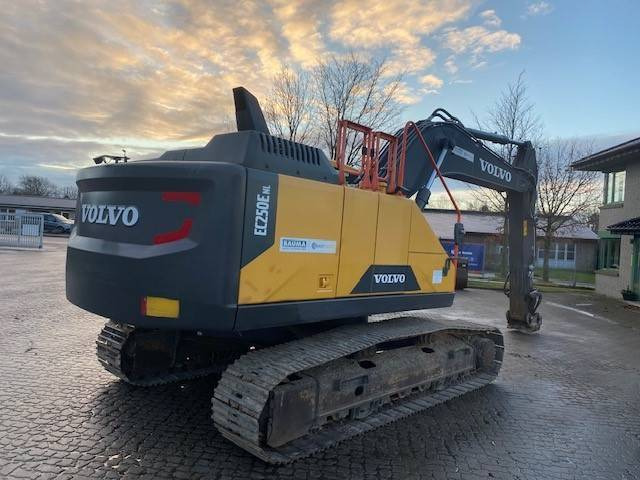 Volvo EC 250 E NL MIETE / RENTAL (12001054) - Kettenbagger: das Bild 5 Volvo EC 250 E NL MIETE / RENTAL (12001054) - Kettenbagger: das Bild 5