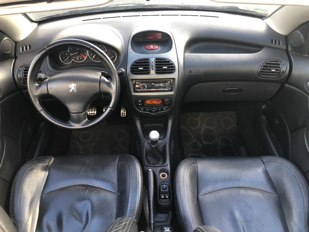 Peugeot 206 Cabriolet CC Platinum - PKW: das Bild 3 Peugeot 206 Cabriolet CC Platinum - PKW: das Bild 3