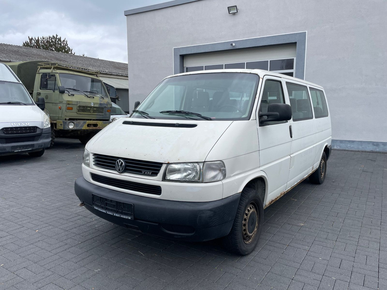 Volkswagen T4 Caravelle 2,5 TDI 75kW syncro lang, 9-Sitzer - Personentransporter: das Bild 3 Volkswagen T4 Caravelle 2,5 TDI 75kW syncro lang, 9-Sitzer - Personentransporter: das Bild 3
