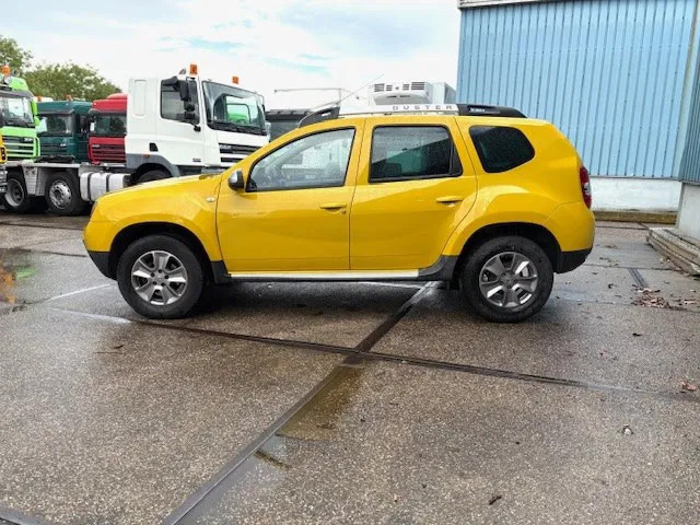 Dacia Duster 1.5DCI 4x4 MINI MPV (6 GEARS MANUAL GEARBOX / AIRCONDITIONING / CRUISE CONTROL / ETC.) - PKW: das Bild 5 Dacia Duster 1.5DCI 4x4 MINI MPV (6 GEARS MANUAL GEARBOX / AIRCONDITIONING / CRUISE CONTROL / ETC.) - PKW: das Bild 5