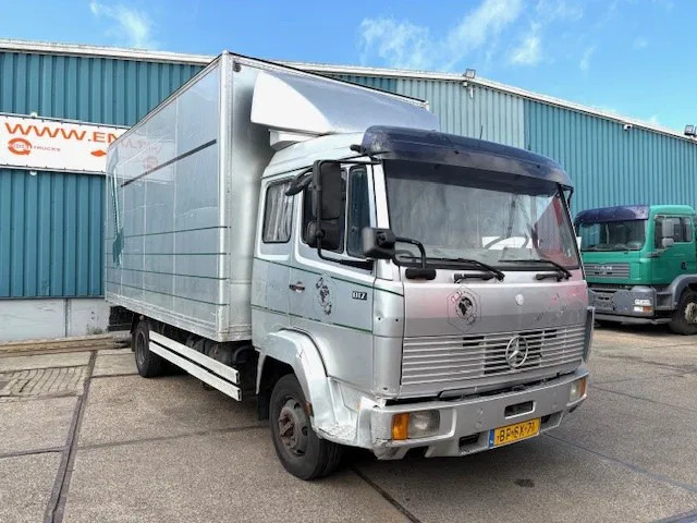 Mercedes-Benz LK 817 (6-CILINDER) ORIGINAL DUTCH TRUCK WITH CLOSED BOX (MANUAL GEARBOX / FULL STEEL SUSPENSION) - Koffer LKW: das Bild 2 Mercedes-Benz LK 817 (6-CILINDER) ORIGINAL DUTCH TRUCK WITH CLOSED BOX (MANUAL GEARBOX / FULL STEEL SUSPENSION) - Koffer LKW: das Bild 2