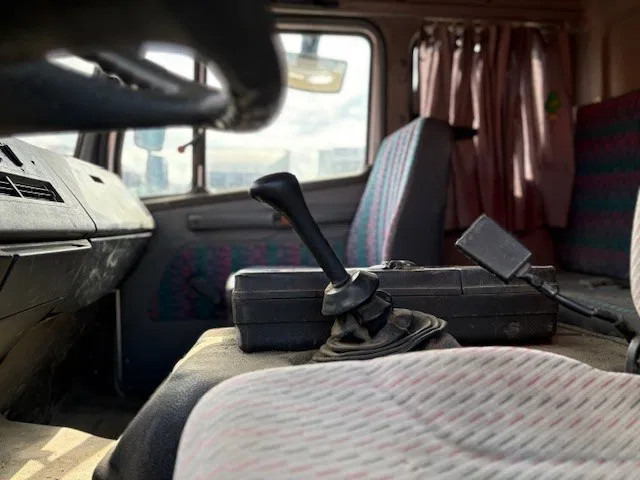 Mercedes-Benz LK 817 (6-CILINDER) ORIGINAL DUTCH TRUCK WITH CLOSED BOX (MANUAL GEARBOX / FULL STEEL SUSPENSION) - Leasing Mercedes-Benz LK 817 (6-CILINDER) ORIGINAL DUTCH TRUCK WITH CLOSED BOX (MANUAL GEARBOX / FULL STEEL SUSPENSION): das Bild 10 Mercedes-Benz LK 817 (6-CILINDER) ORIGINAL DUTCH TRUCK WITH CLOSED BOX (MANUAL GEARBOX / FULL STEEL SUSPENSION) - Leasing Mercedes-Benz LK 817 (6-CILINDER) ORIGINAL DUTCH TRUCK WITH CLOSED BOX (MANUAL GEARBOX / FULL STEEL SUSPENSION): das Bild 10