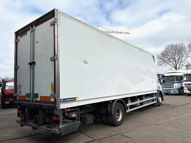 Renault D 19 D320 SLEEPERCAB 4x2 LAMBERET / THERMOKING (EURO 6 / RETARDER / AUTOMATIC GEARBOX / AIRCONDITIONING) - Kühlkoffer LKW: das Bild 3 Renault D 19 D320 SLEEPERCAB 4x2 LAMBERET / THERMOKING (EURO 6 / RETARDER / AUTOMATIC GEARBOX / AIRCONDITIONING) - Kühlkoffer LKW: das Bild 3