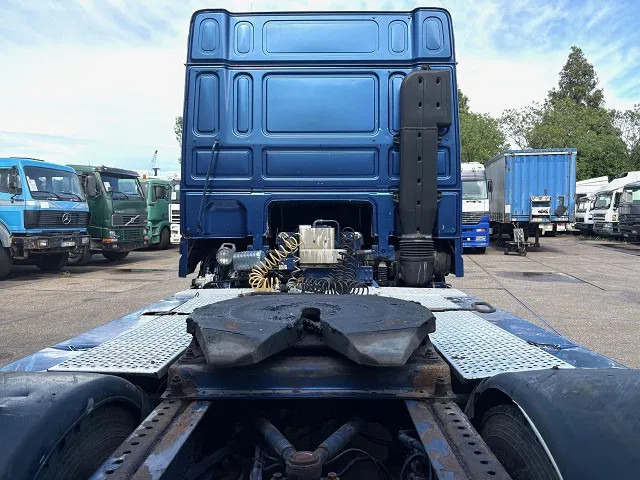 Sattelzugmaschine DAF 95.380 XF SPACECAB (EURO 2 / ZF16 MANUAL GEARBOX / HYDRAULIC KIT / P.T.O. / SIDE SKIRTS / AIRCONDITIONING): das Bild 9