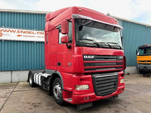DAF XF 105.460 SPACECAB (ZF16 MANUAL GEARBOX / MX-BRAKE / 870+430 LITER TANK / AIRCONDITIONING / FRIDGE) - Sattelzugmaschine: das Bild 2 DAF XF 105.460 SPACECAB (ZF16 MANUAL GEARBOX / MX-BRAKE / 870+430 LITER TANK / AIRCONDITIONING / FRIDGE) - Sattelzugmaschine: das Bild 2