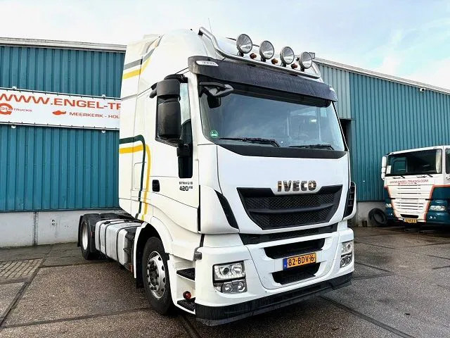 Iveco Stralis 440.42 /TP HIGH-WAY (EURO 6 / AUTOMATIC GEARBOX / 2x TANK / FRIDGE / AIRCONDITIONING / ETC.) - Sattelzugmaschine: das Bild 2 Iveco Stralis 440.42 /TP HIGH-WAY (EURO 6 / AUTOMATIC GEARBOX / 2x TANK / FRIDGE / AIRCONDITIONING / ETC.) - Sattelzugmaschine: das Bild 2