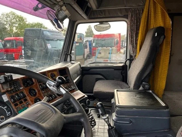 Innenraum Bild 2: Kipper Scania R143-450 V8 STREAMLINE 6x2 FULL STEEL KIPPER (MANUAL GEARBOX / FULL STEEL SUSPENSION / 10 TIRES / ROBSON DRIVE / MECHANICAL PUMP