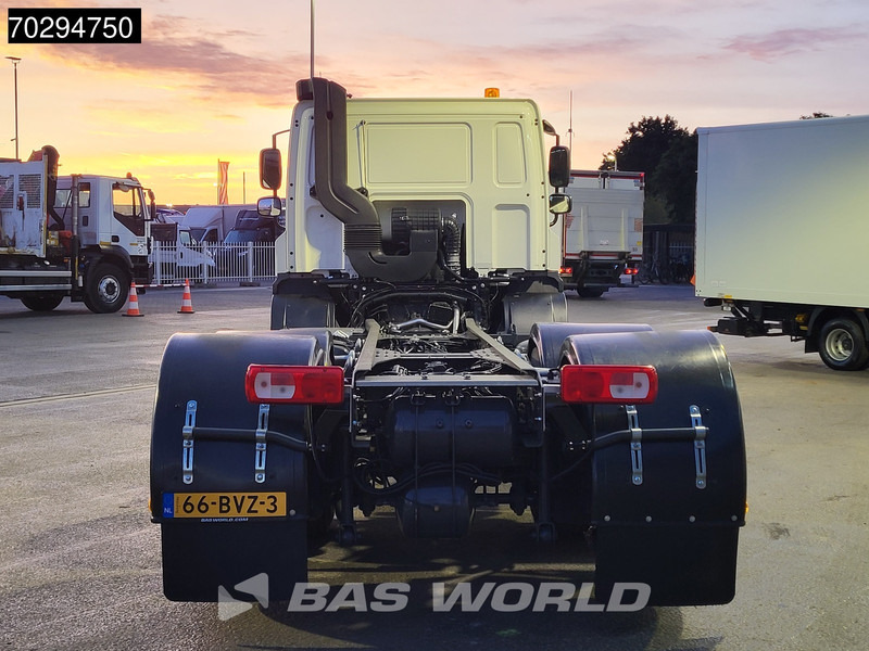 DAF CF 300 6X2 NEW chassis Lift/Steering Axle ACC Retarder Euro 6 - Fahrgestell LKW: das Bild 3 DAF CF 300 6X2 NEW chassis Lift/Steering Axle ACC Retarder Euro 6 - Fahrgestell LKW: das Bild 3