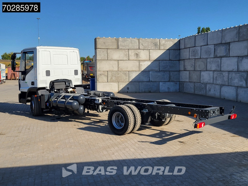 Iveco 120-210L 4X2 NEW 12tons chassis! CNG Engine TELMA Retarder Manual Euro 6 - Fahrgestell LKW: das Bild 2 Iveco 120-210L 4X2 NEW 12tons chassis! CNG Engine TELMA Retarder Manual Euro 6 - Fahrgestell LKW: das Bild 2