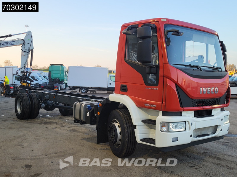 Iveco Eurocargo 180E320 4X2 NEW! 18T chassis 2017 production Euro 6 - Fahrgestell LKW: das Bild 3 Iveco Eurocargo 180E320 4X2 NEW! 18T chassis 2017 production Euro 6 - Fahrgestell LKW: das Bild 3