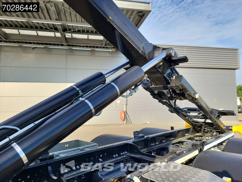 Iveco X-Way 580 6X2 NEW Palfinger PHT20SLD5 Hooklift Lift+steering Axle Automatic Navi ACC LED - Abrollkipper: das Bild 3 Iveco X-Way 580 6X2 NEW Palfinger PHT20SLD5 Hooklift Lift+steering Axle Automatic Navi ACC LED - Abrollkipper: das Bild 3