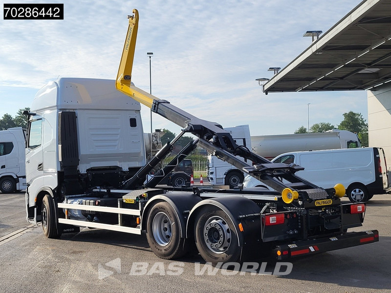 Iveco X-Way 580 6X2 NEW Palfinger PHT20SLD5 Hooklift Lift+steering Axle Automatic Navi ACC LED - Abrollkipper: das Bild 2 Iveco X-Way 580 6X2 NEW Palfinger PHT20SLD5 Hooklift Lift+steering Axle Automatic Navi ACC LED - Abrollkipper: das Bild 2