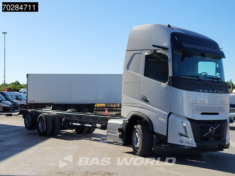 Volvo FH 62 R AERO 6X2 NEW Horsetruck chassis Lift+Lenkachse Dynamic Steering Mirror cam Euro 6 - LKW: das Bild 3 Volvo FH 62 R AERO 6X2 NEW Horsetruck chassis Lift+Lenkachse Dynamic Steering Mirror cam Euro 6 - LKW: das Bild 3